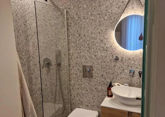 Sea View Luxury Studios *