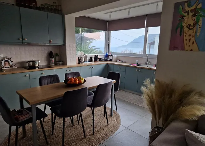 Sea View Luxury Studios Apartament *